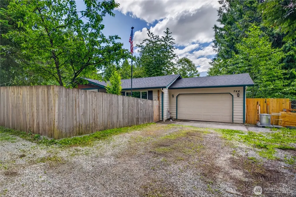 744 Summerset Way Sedro Woolley WA 98284