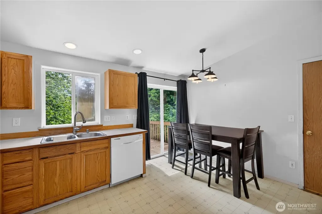 744 Summerset Way Sedro Woolley WA 98284
