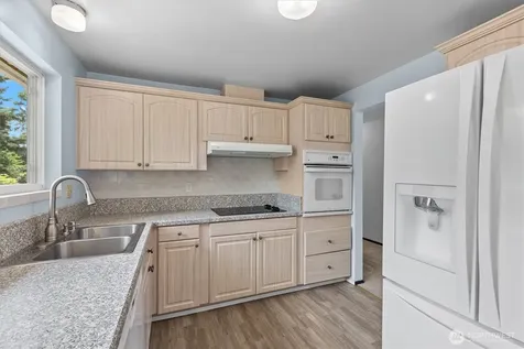 14906 110th Avenue NE Bothell WA 98011