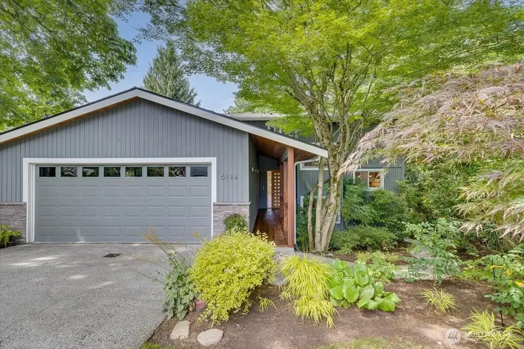 6144 NE 194th Place Kenmore WA 98028