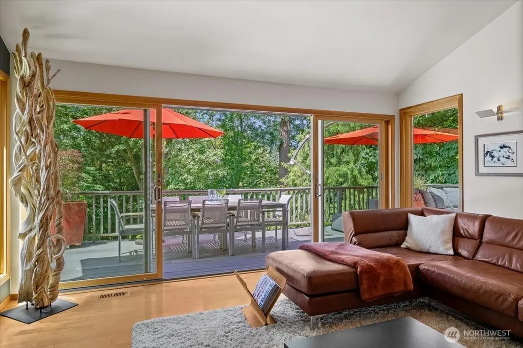6144 NE 194th Place Kenmore WA 98028