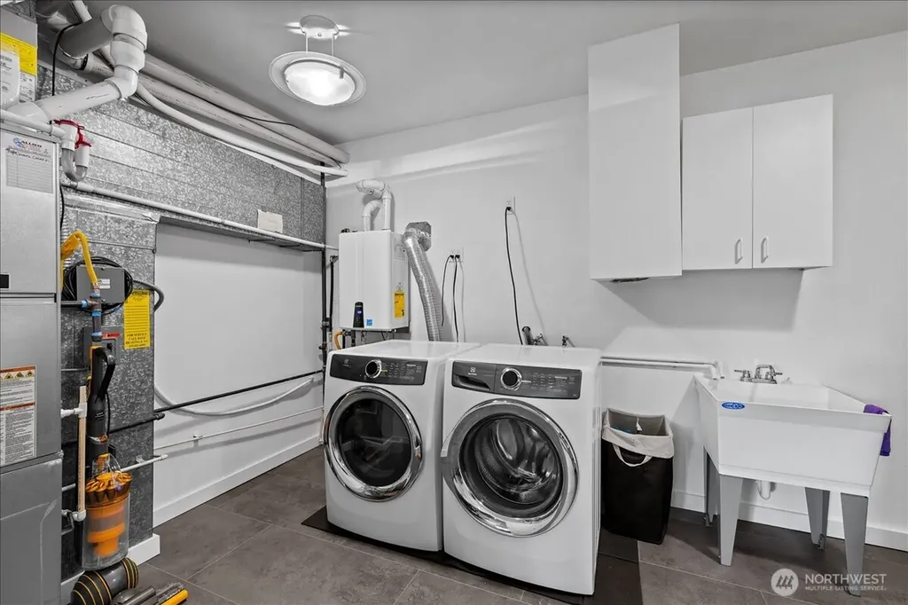 6144 NE 194th Place Kenmore WA 98028