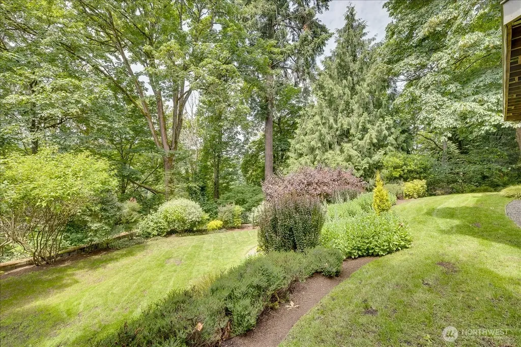 6144 NE 194th Place Kenmore WA 98028