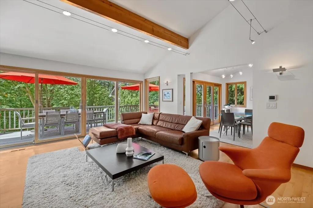 6144 NE 194th Place Kenmore WA 98028