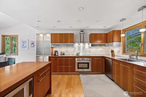 6144 NE 194th Place Kenmore WA 98028