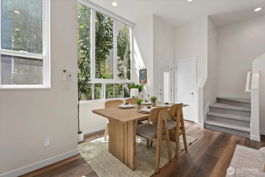 513 S Sullivan Street Seattle WA 98108