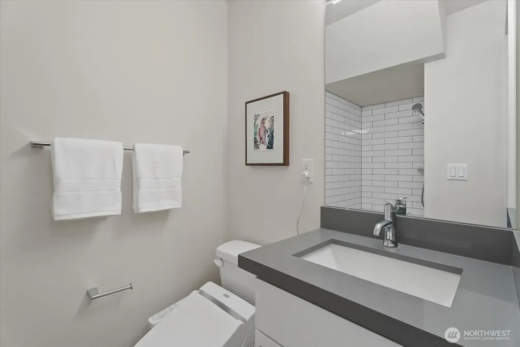 513 S Sullivan Street Seattle WA 98108