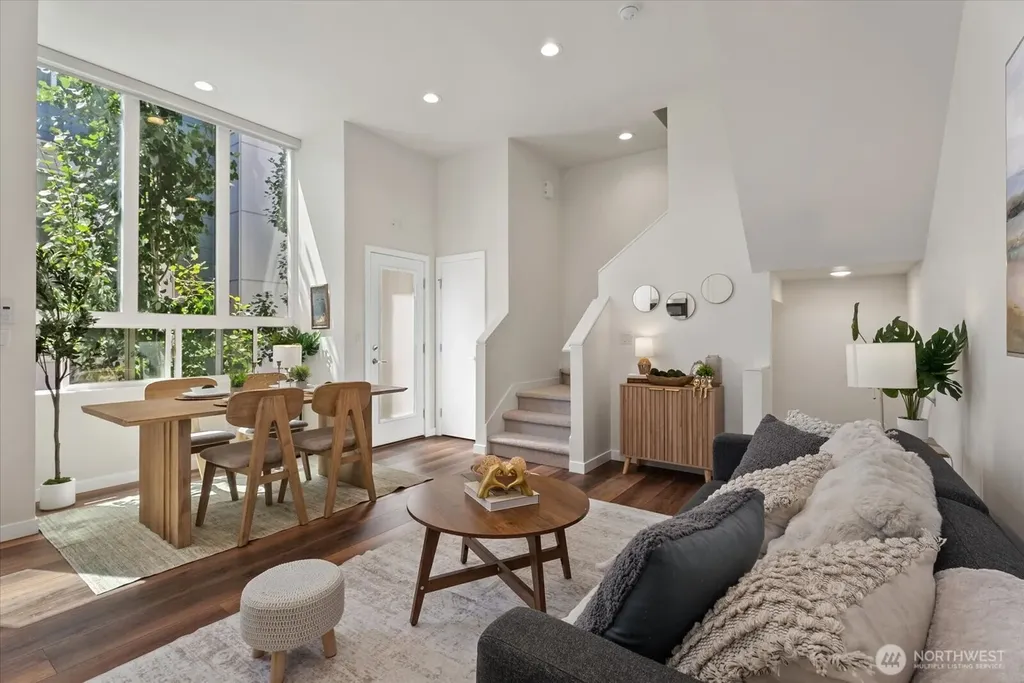 513 S Sullivan Street Seattle WA 98108