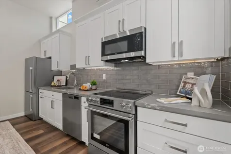 513 S Sullivan Street Seattle WA 98108