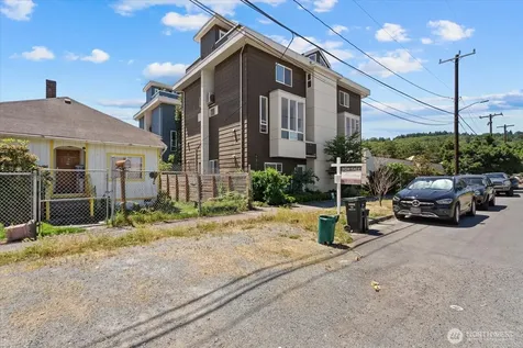 513 S Sullivan Street Seattle WA 98108