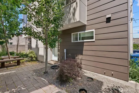 513 S Sullivan Street Seattle WA 98108