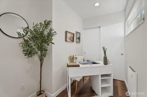 513 S Sullivan Street Seattle WA 98108