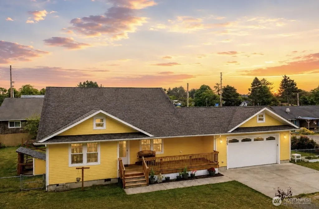 105 22nd Street NE Long Beach WA 98631