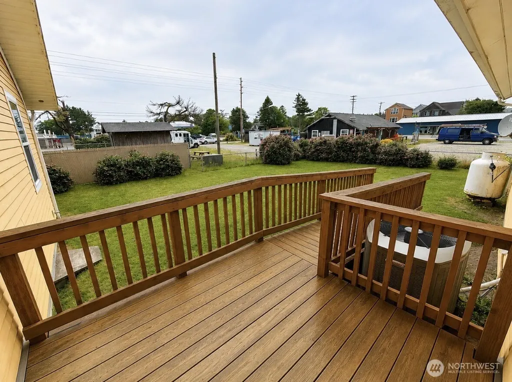 105 22nd Street NE Long Beach WA 98631