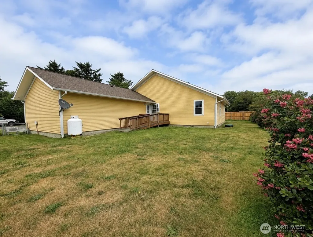 105 22nd Street NE Long Beach WA 98631