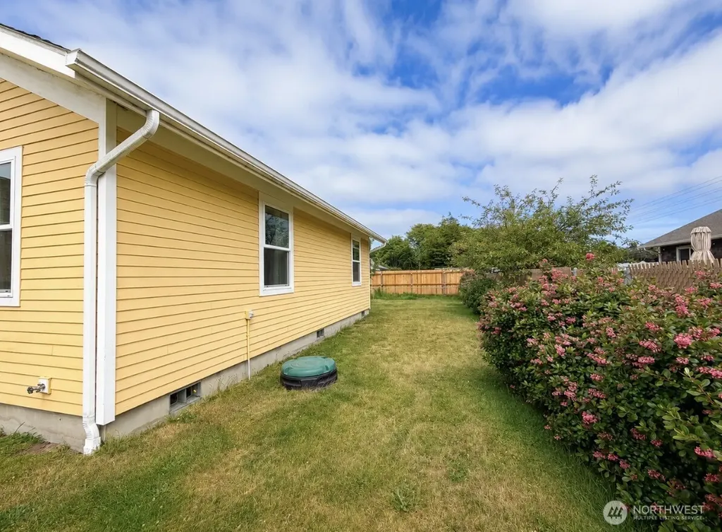105 22nd Street NE Long Beach WA 98631