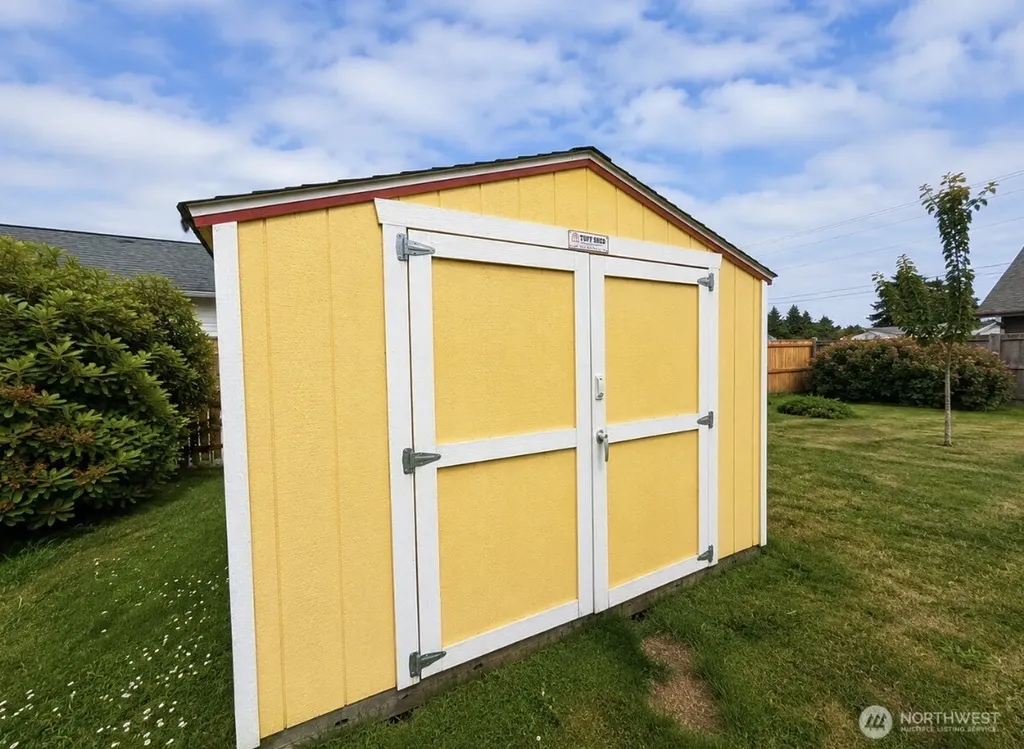 105 22nd Street NE Long Beach WA 98631