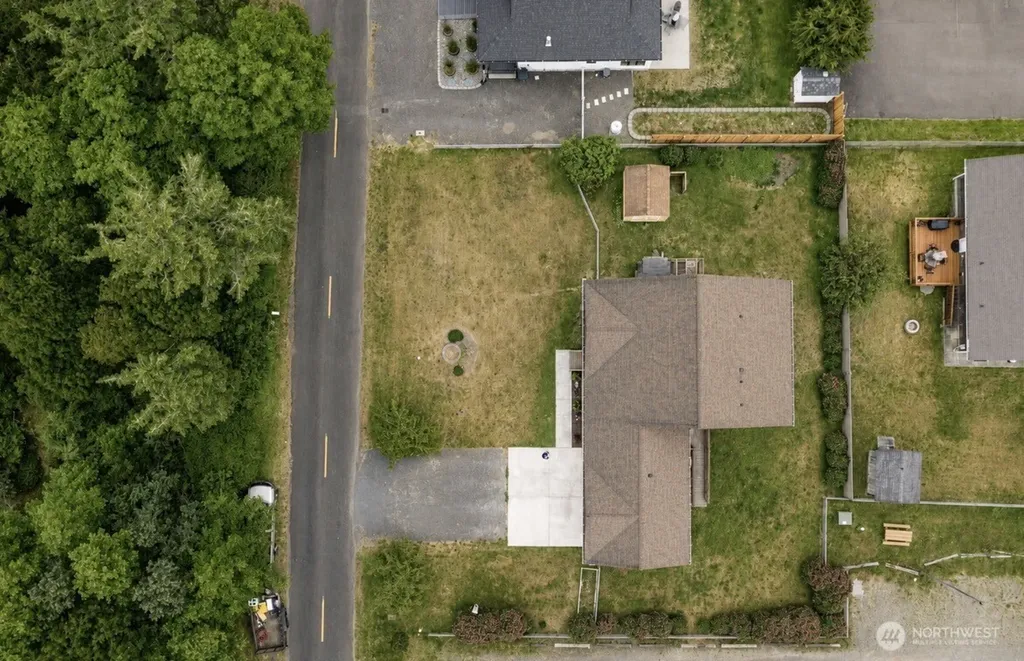 105 22nd Street NE Long Beach WA 98631