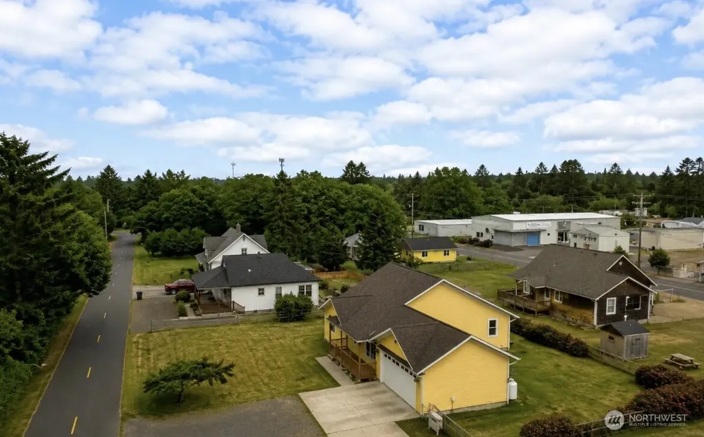 105 22nd Street NE Long Beach WA 98631