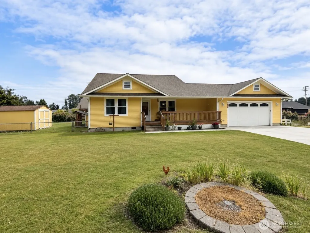 105 22nd Street NE Long Beach WA 98631