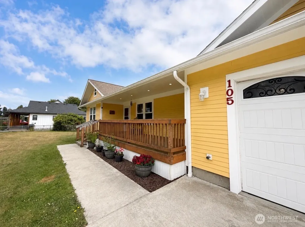 105 22nd Street NE Long Beach WA 98631