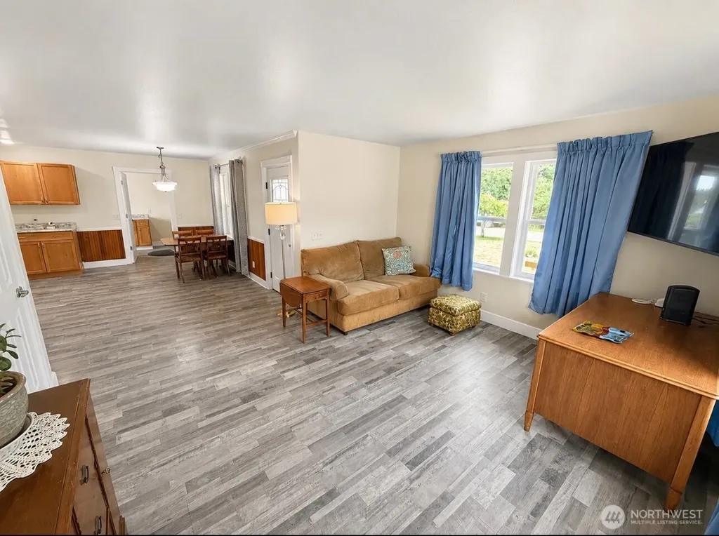 105 22nd Street NE Long Beach WA 98631
