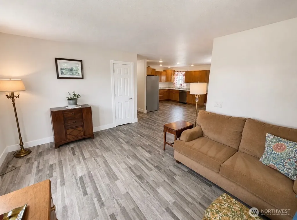 105 22nd Street NE Long Beach WA 98631