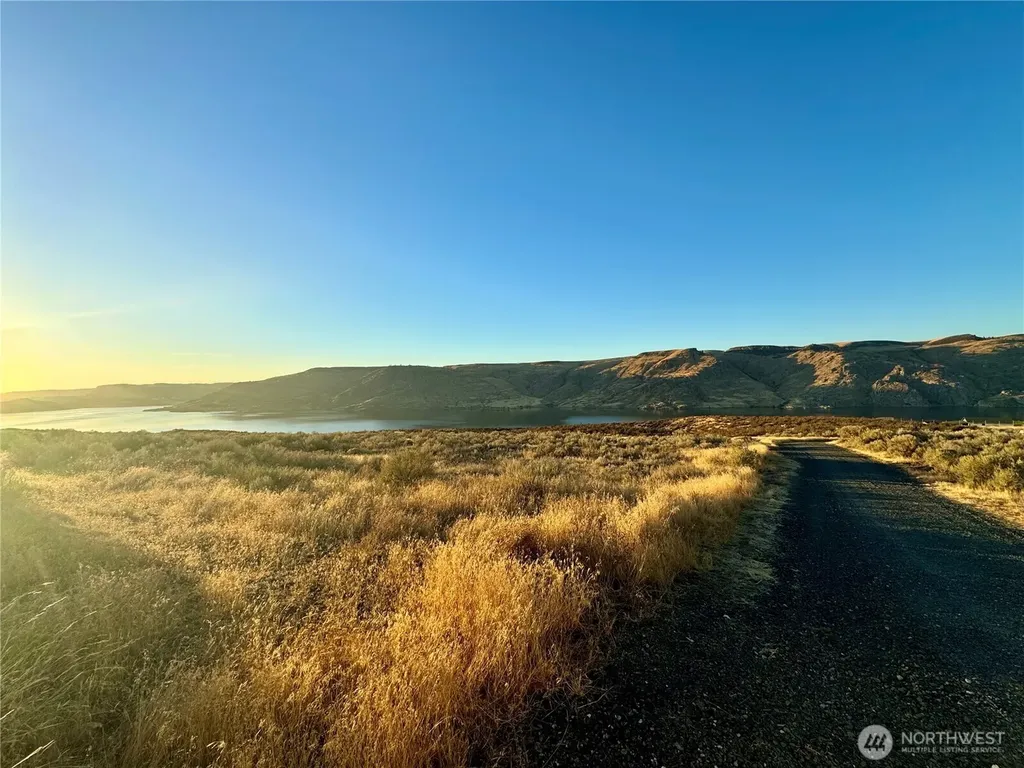 4199 Spring Canyon, Lot 1 Road E Grand Coulee WA 99133