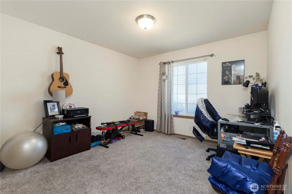 1379 NE Big Berry Loop Oak Harbor WA 98277