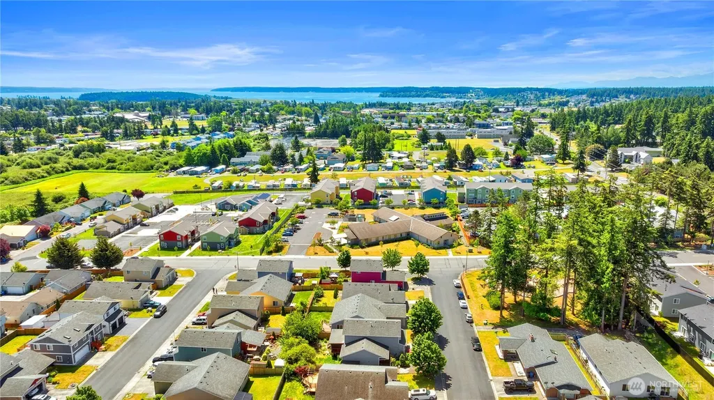 1379 NE Big Berry Loop Oak Harbor WA 98277