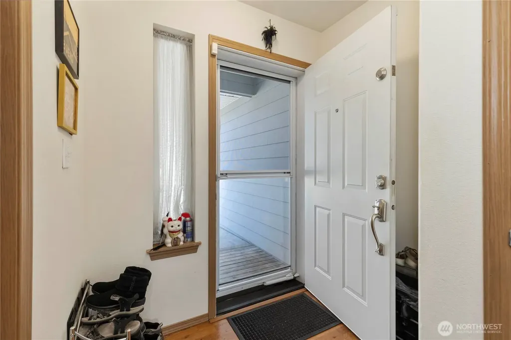 1379 NE Big Berry Loop Oak Harbor WA 98277