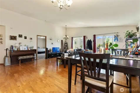1379 NE Big Berry Loop Oak Harbor WA 98277