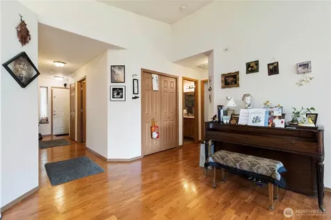 1379 NE Big Berry Loop Oak Harbor WA 98277