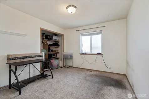 1379 NE Big Berry Loop Oak Harbor WA 98277