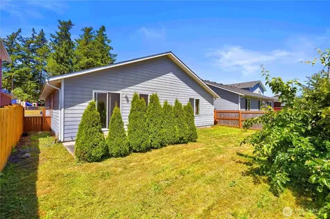 1379 NE Big Berry Loop Oak Harbor WA 98277