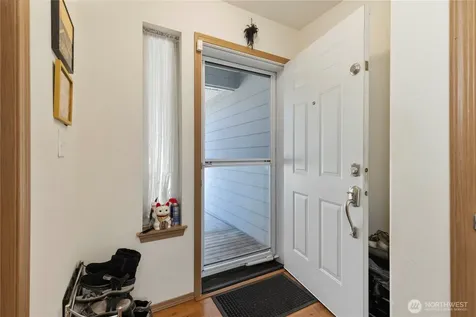 1379 NE Big Berry Loop Oak Harbor WA 98277