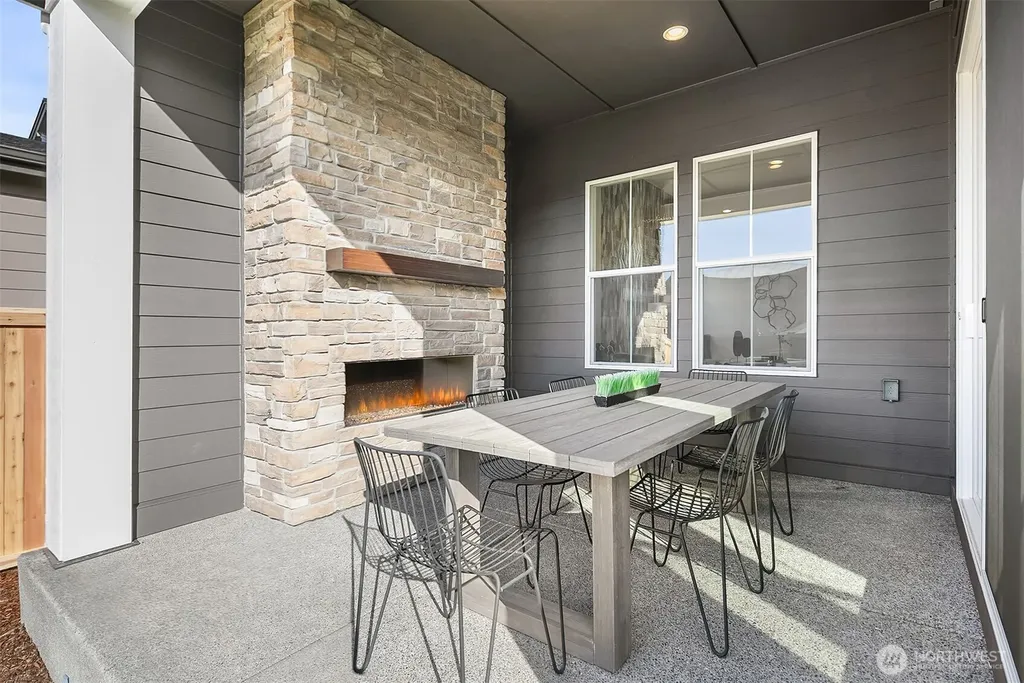 34330 Mt Freemont Avenue SE Black Diamond WA 98010