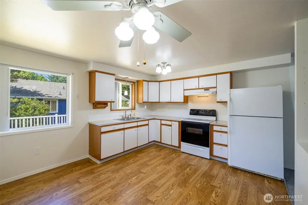 731 S Broadway Street Westport WA 98595