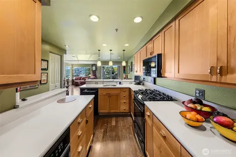 1906 Franklin Place E Seattle WA 98102