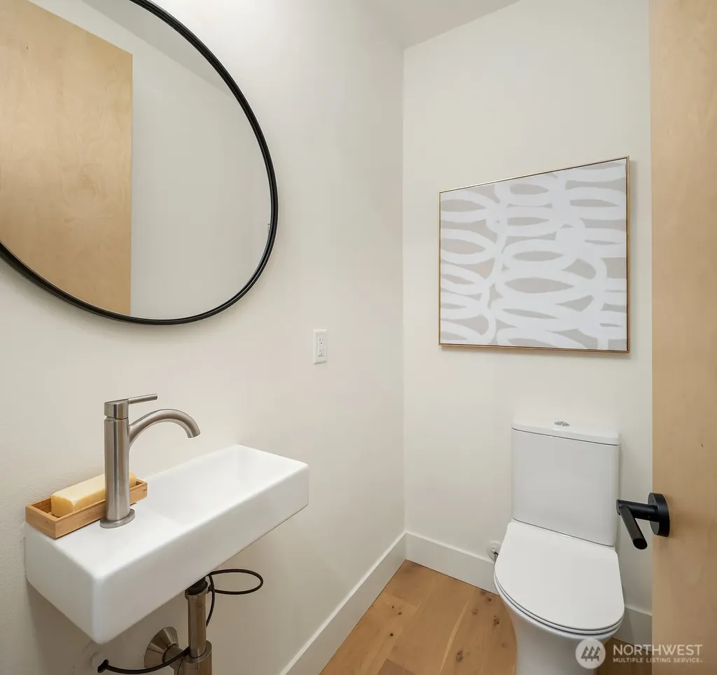 1806 E Mercer Street Seattle WA 98112