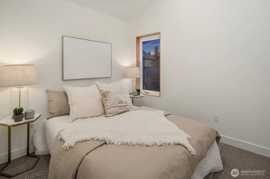 1806 E Mercer Street Seattle WA 98112