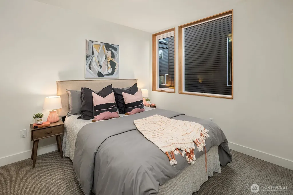 1806 E Mercer Street Seattle WA 98112