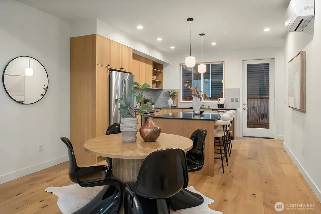 1806 E Mercer Street Seattle WA 98112