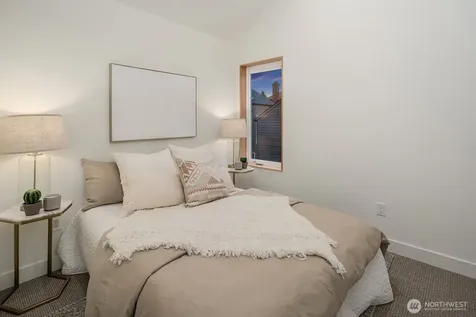 1806 E Mercer Street Seattle WA 98112