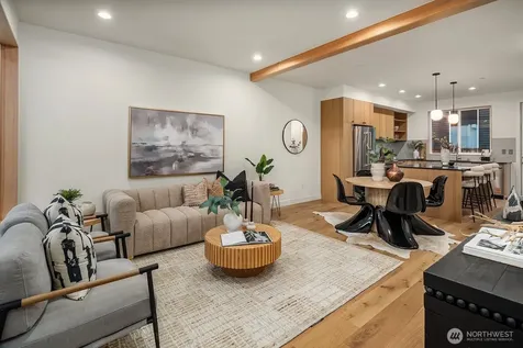 1806 E Mercer Street Seattle WA 98112
