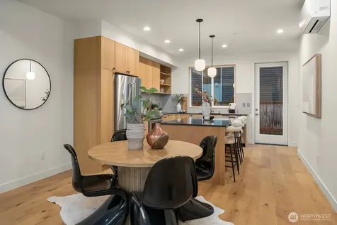 1806 E Mercer Street Seattle WA 98112