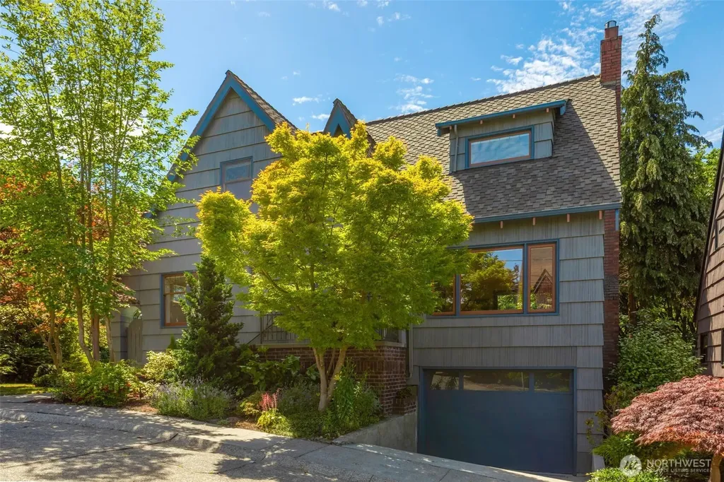 2501 Nob Hill Place N Seattle WA 98109