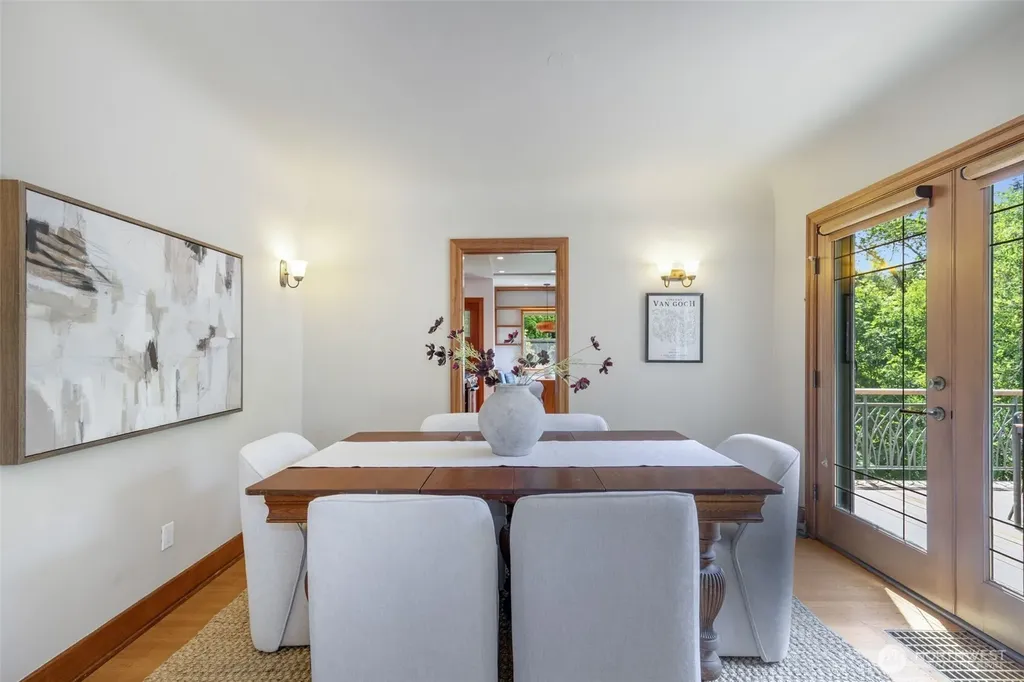 2501 Nob Hill Place N Seattle WA 98109