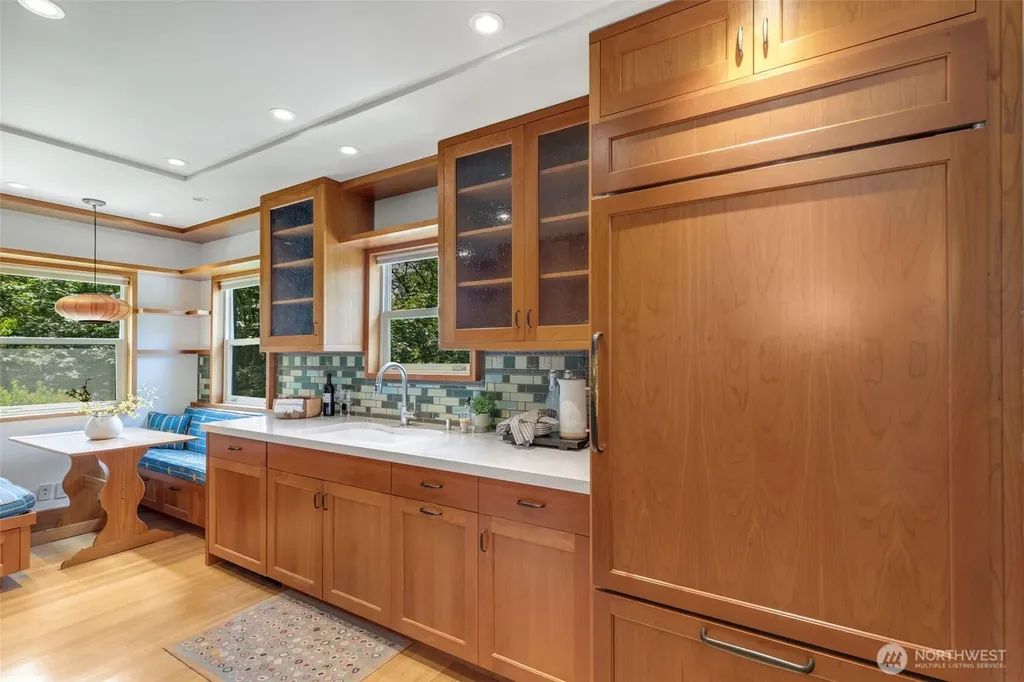 2501 Nob Hill Place N Seattle WA 98109