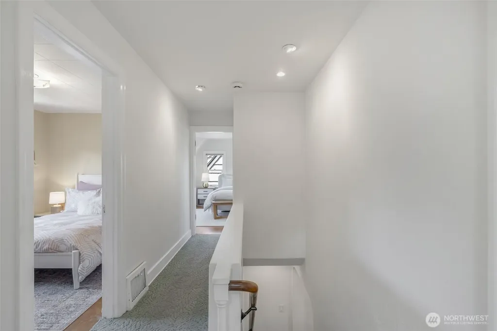 2501 Nob Hill Place N Seattle WA 98109